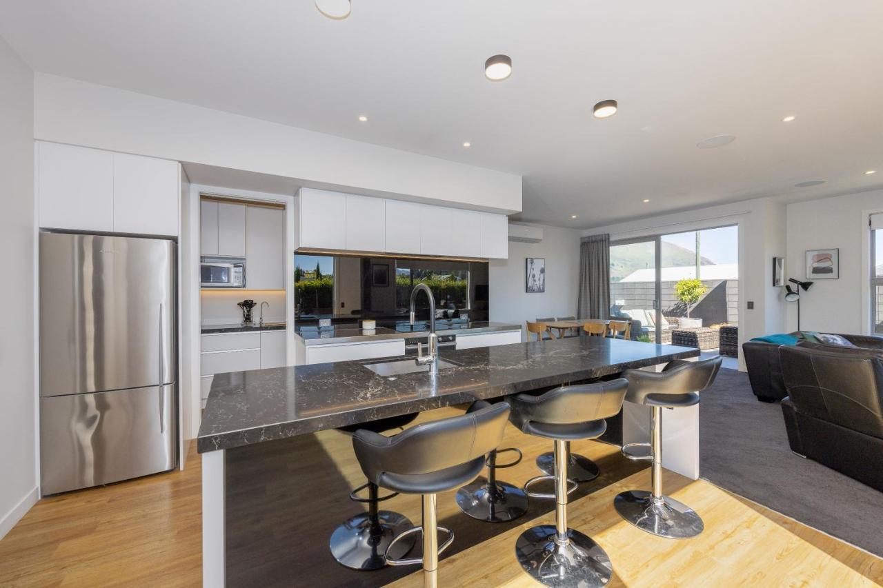 Prime Location On Warren St - 3 Bedroom Town House Wanaka Dış mekan fotoğraf