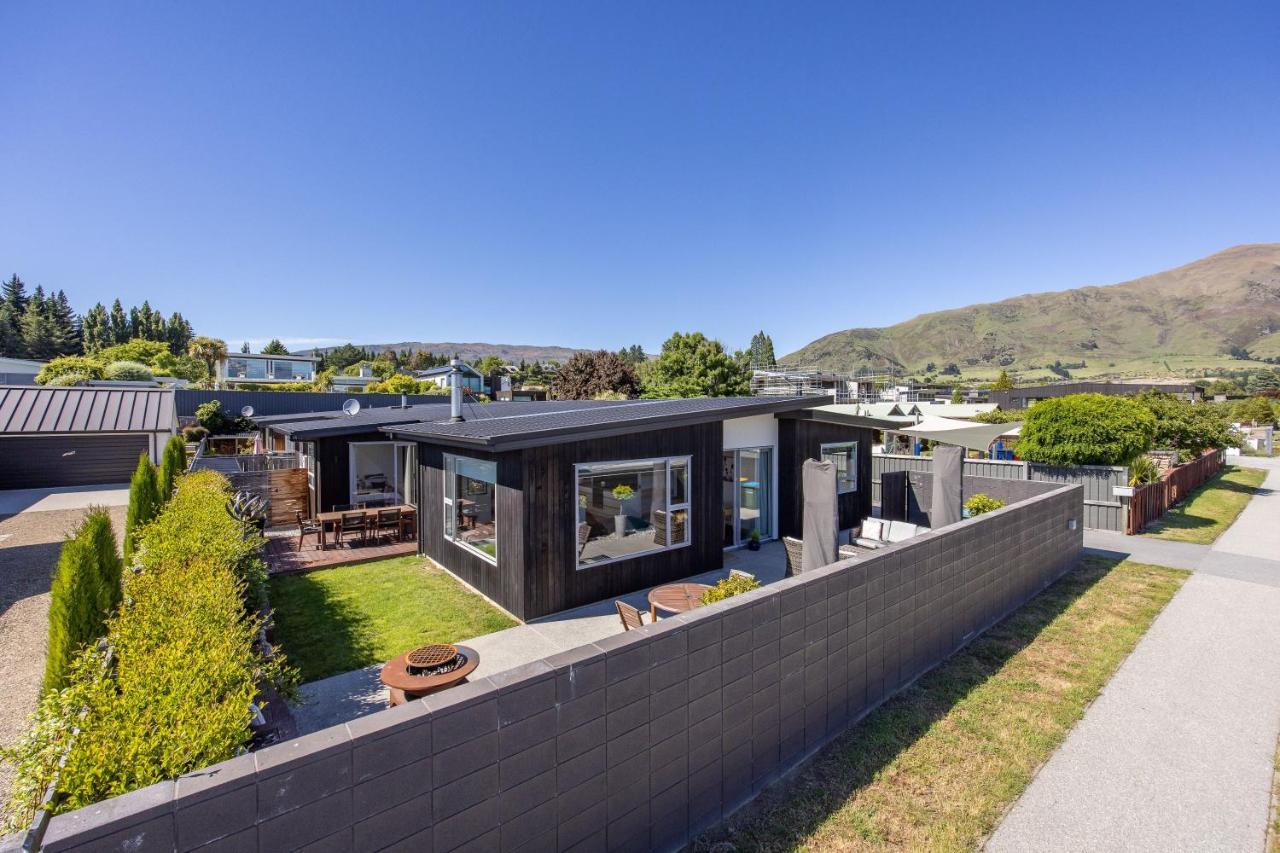 Prime Location On Warren St - 3 Bedroom Town House Wanaka Dış mekan fotoğraf